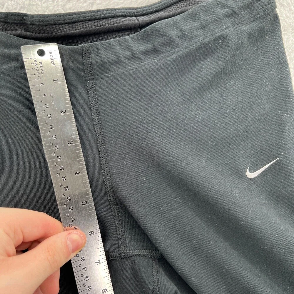Nike‎ Capri Pants Womens XS Black 24x16 Athletic Pants Stretch Gym Running